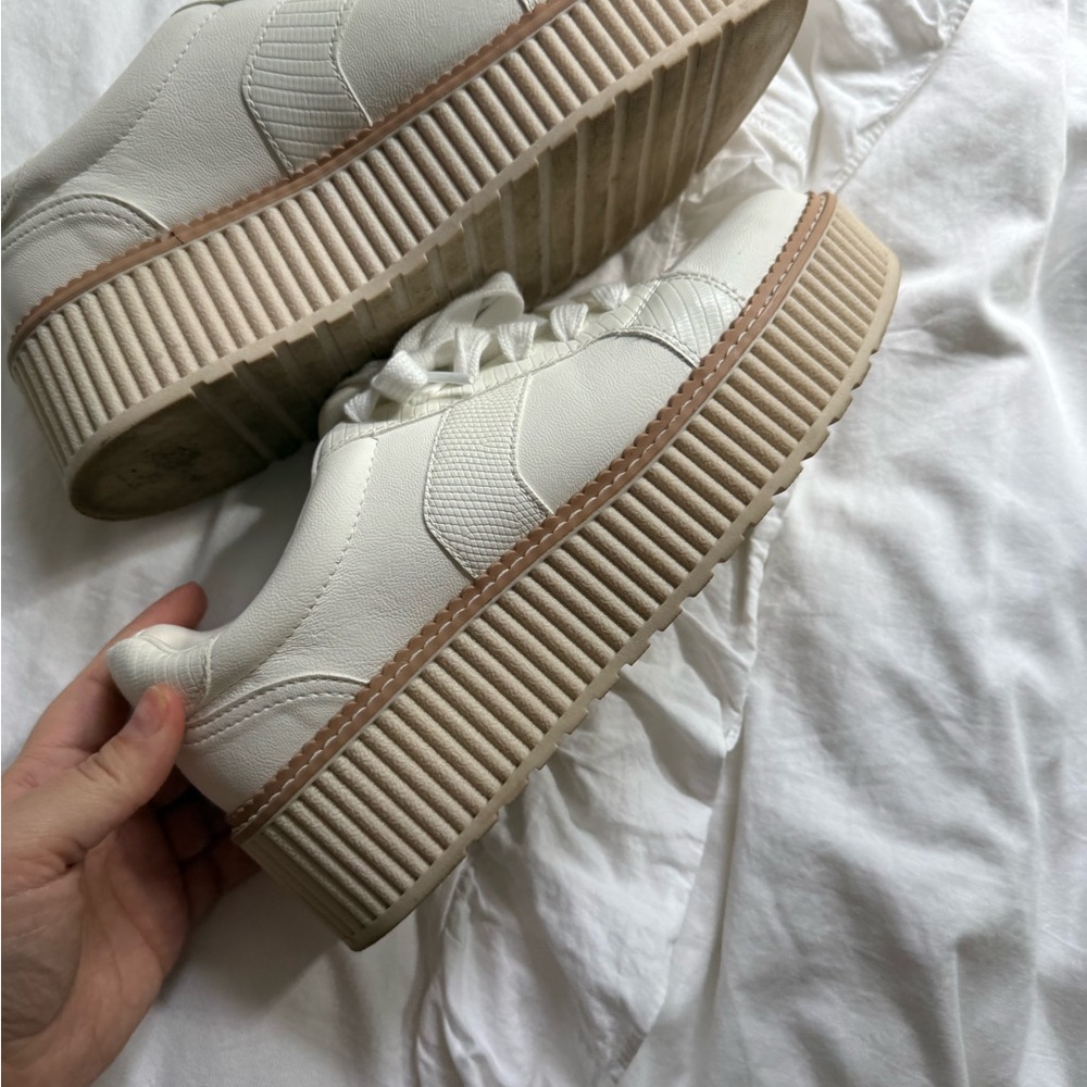 Dolce Vita Cream Platform Sneakers - Picture 3 of 4